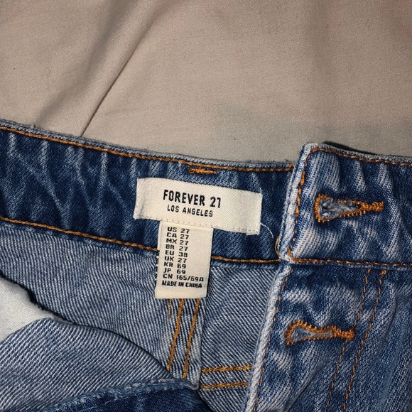 Forever 21 Jean shorts - Picture 3 of 3